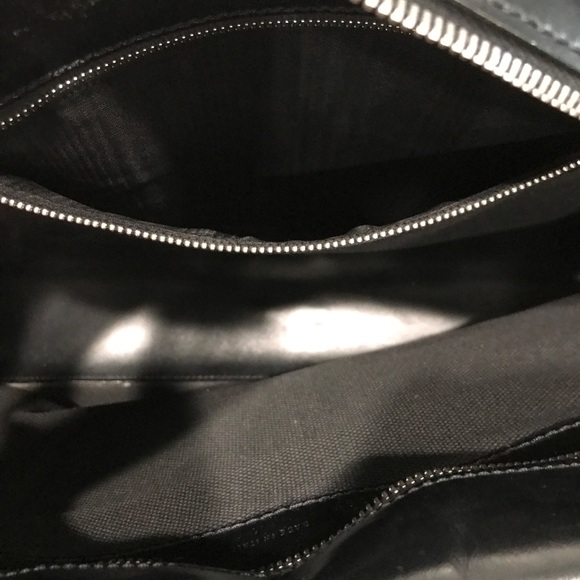 Tod’s Iconic Lady Di Black Tote - Picture 7 of 16